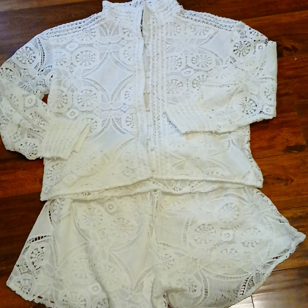 Lace and Pearl Detail Set